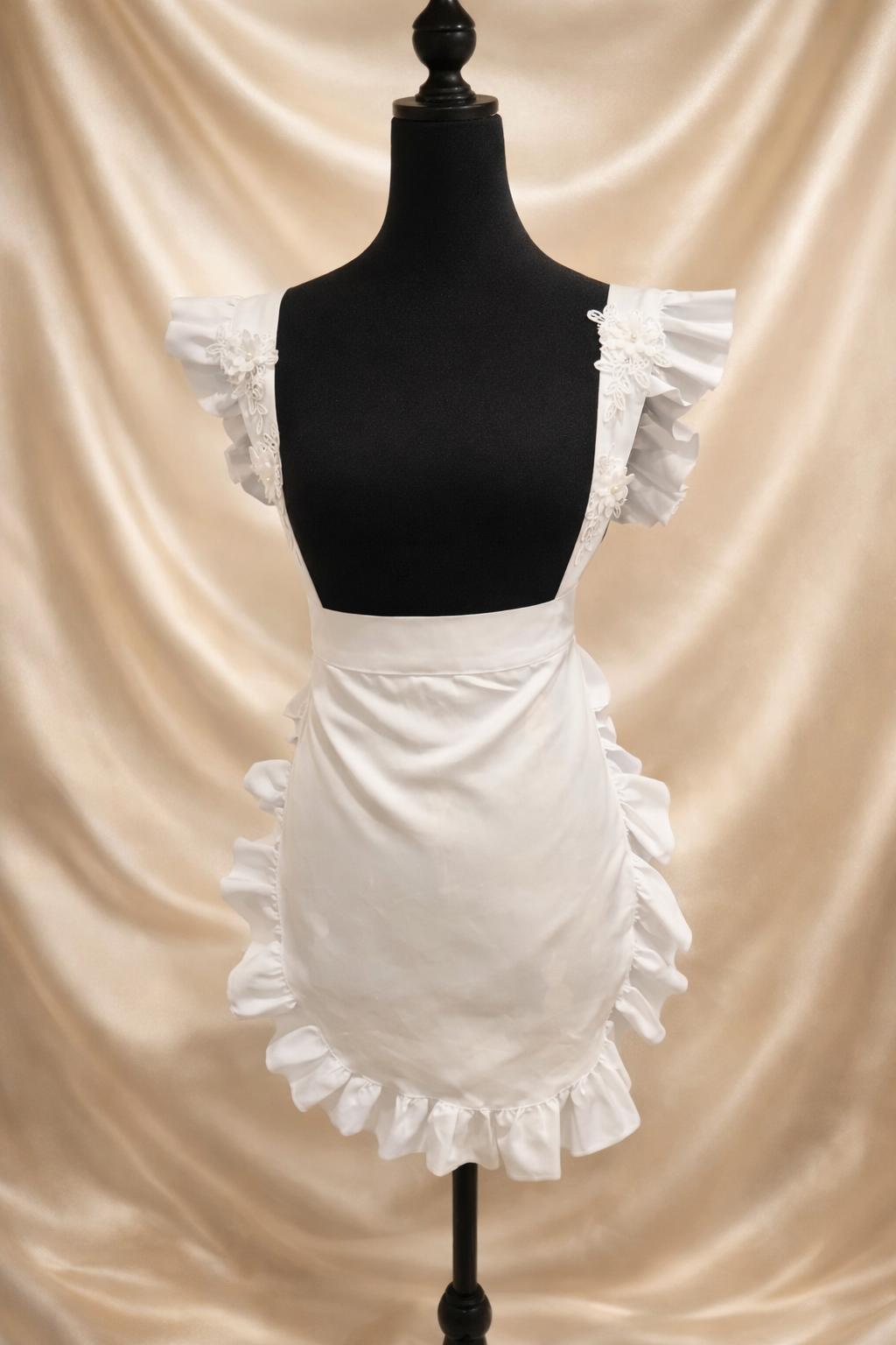 Apron 2 with floral lace